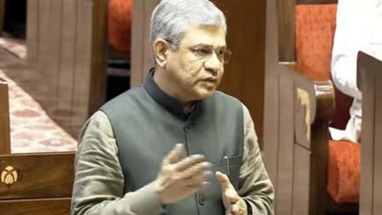 Ashwini Vaishnav का बयान – रेलवे में बीते दशक में 5 लाख लोगों को मिली नौकरी