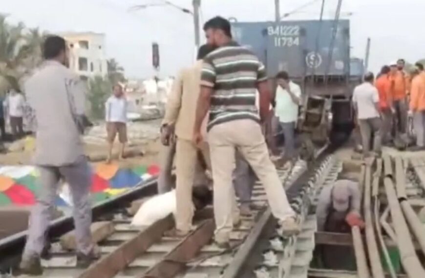 Rail accident: अनाकापल्ली में बड़ा रेल हादसा, मालगाड़ी के टकराने से मचा हड़कंप