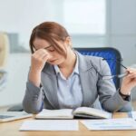 Mood Swings को कंट्रोल करने के लिए डाइट में जोड़ें ये सुपर फूड्स