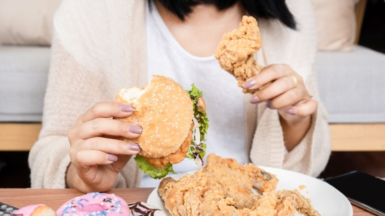 Infertility from Overeating: Uncontrolled eating can reduce fertility, know the solution