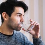 Sip Water Benefits: पानी धीरे-धीरे पीने से बढ़ती है एनर्जी, जानें कैसे रखता है शरीर को स्वस्थ