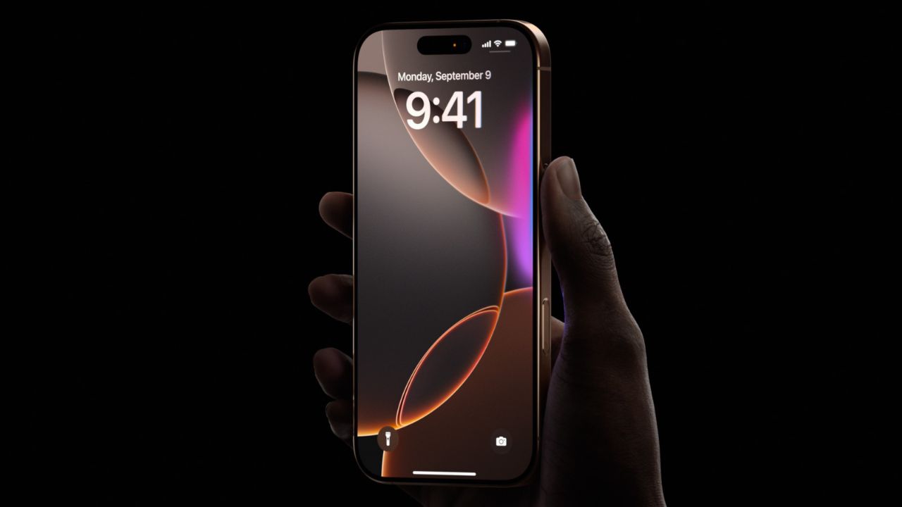 Golden opportunity to buy iPhone, get premium smartphone for just ₹17,000!