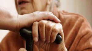 Elderly Healthcare: क्या शहरों में भी बुजुर्गों को इलाज के लिए लंबा सफर तय करना पड़ता है? जानिए यह अध्ययन