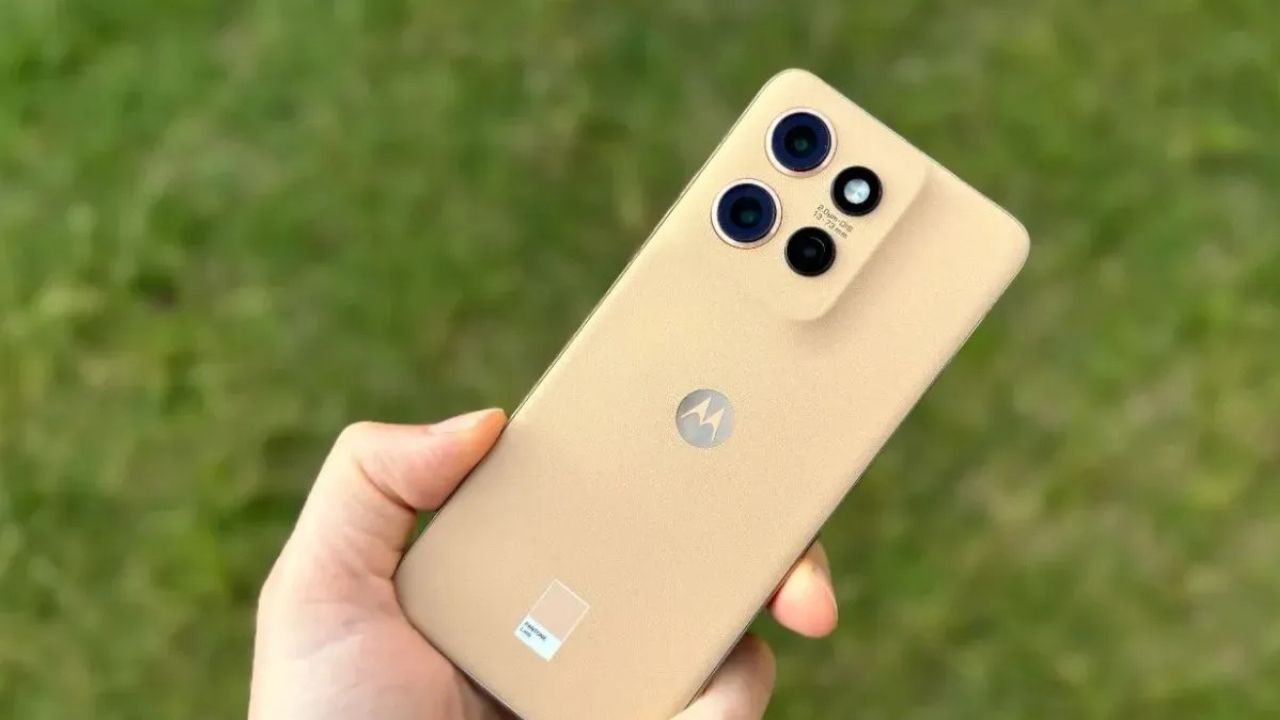 Motorola Edge 50 का लेटेस्ट ऑफर, मिलेगा 120Hz डिस्प्ले और 68W फास्ट चार्जिंग