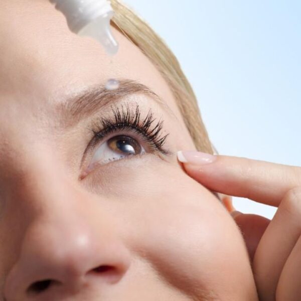 Vitamin D and Eye: आंखों में सूखापन और जलन हो तो हो सकता है विटामिन डी की कमी का संकेत